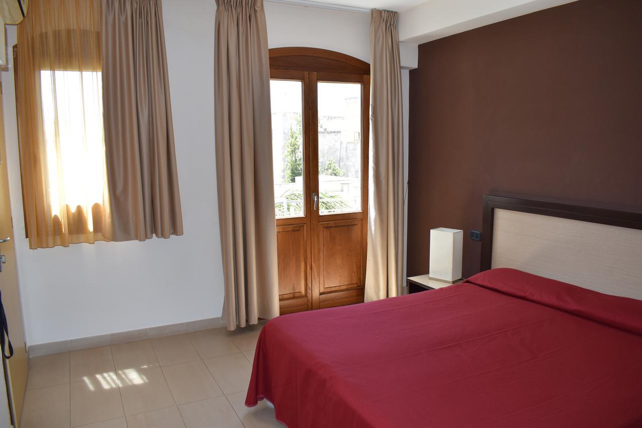 Hotel Il Portico Favignana Exterior photo