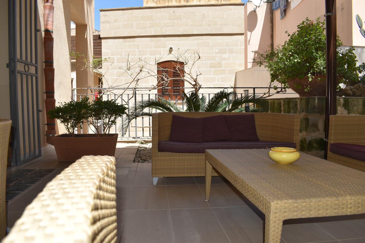 Hotel Il Portico Favignana Exterior photo