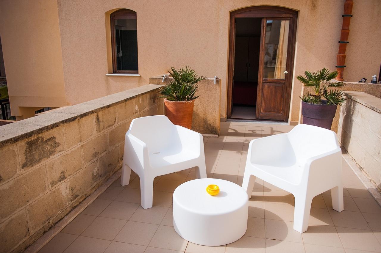 Hotel Il Portico Favignana Exterior photo